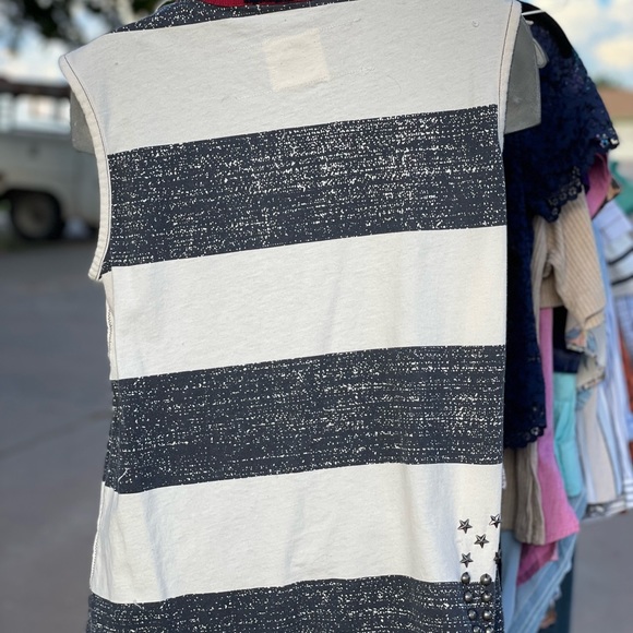 Double D Ranch Tank - Picture 3 of 3